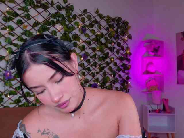 melody-cute10 webcam