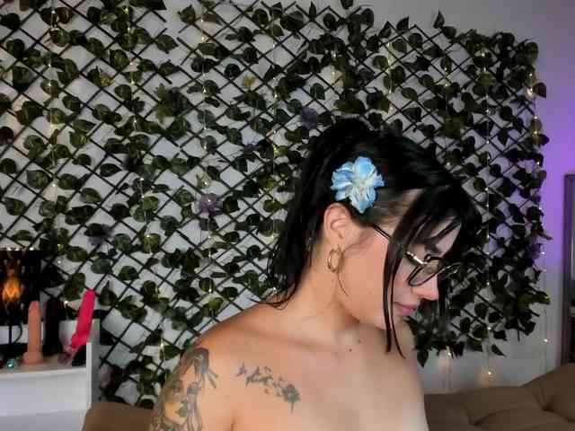 melody-cute10 webcam