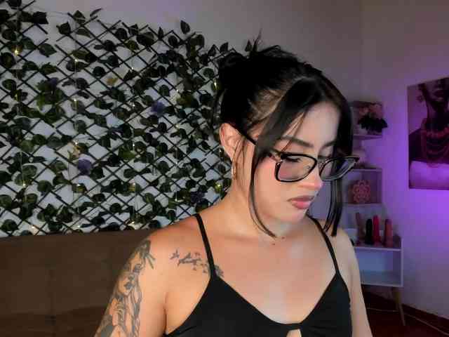 melody-cute10 webcam