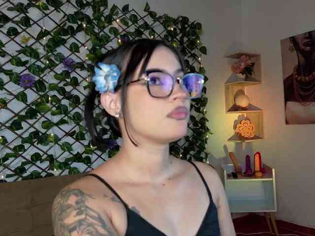 melody-cute10 webcam