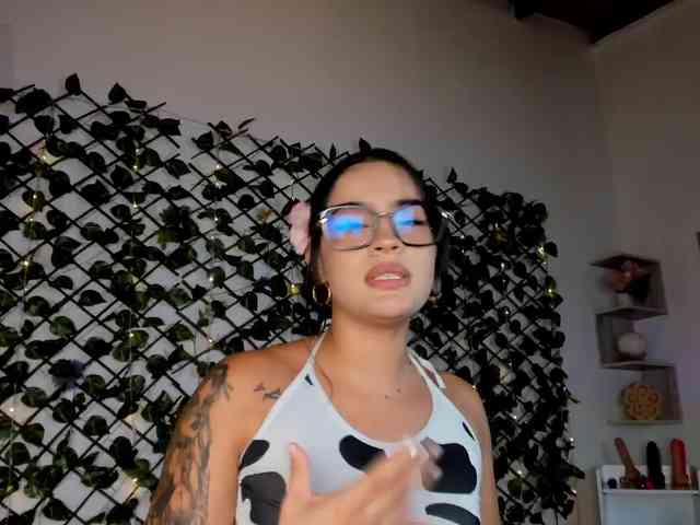 melody-cute10 webcam