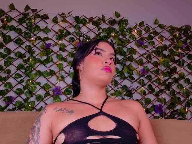 melody-cute10 webcam