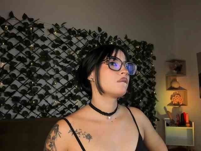 melody-cute10 webcam