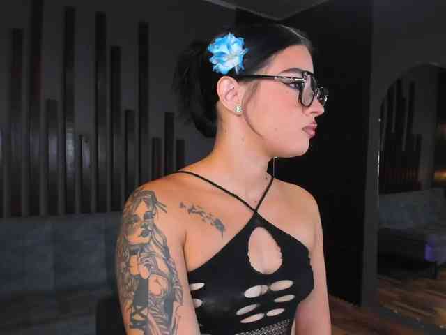 melody-cute10 webcam