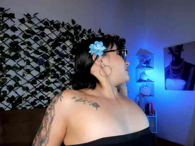 melody-cute10 webcam