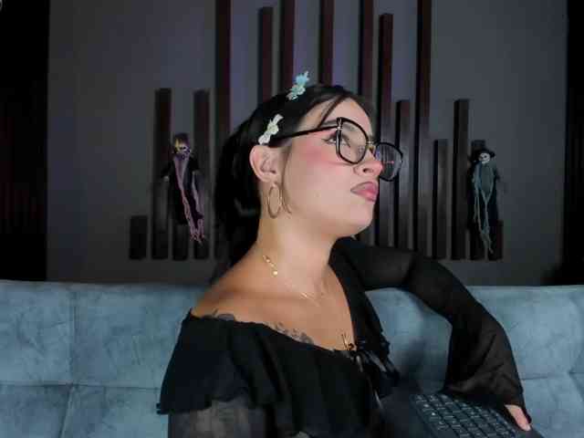 melody-cute10 webcam