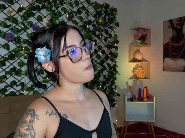 melody-cute10 webcam