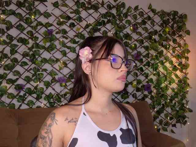 melody-cute10 webcam