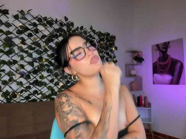 melody-cute10 webcam
