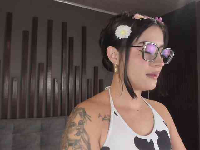melody-cute10 webcam