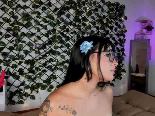 melody-cute10 webcam
