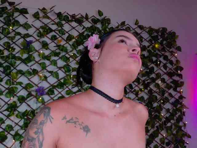 melody-cute10 webcam