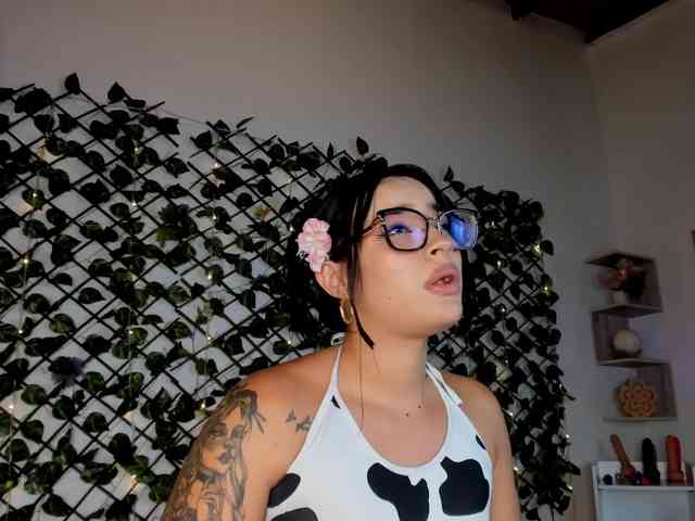 melody-cute10 webcam