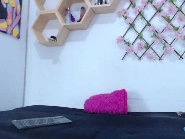 tiffany-gomez9's BongaCams show and profile