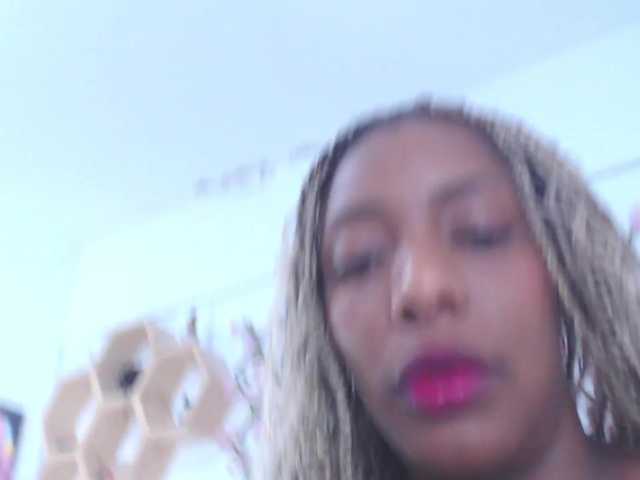 tiffany-gomez9 live cam on BongaCams