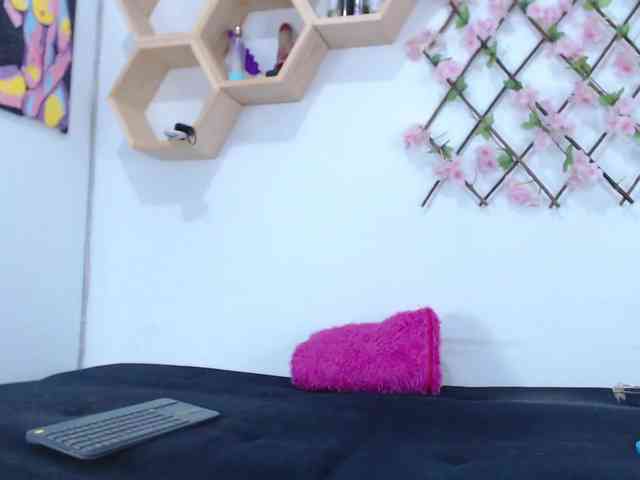 tiffany-gomez9 webcam