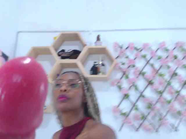 tiffany-gomez9 webcam