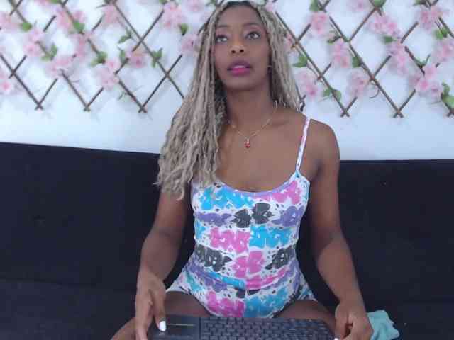 tiffany-gomez9 webcam