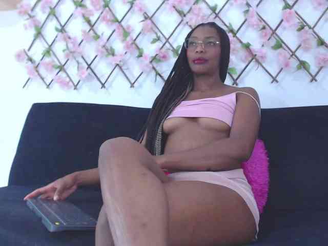 tiffany-gomez9 webcam