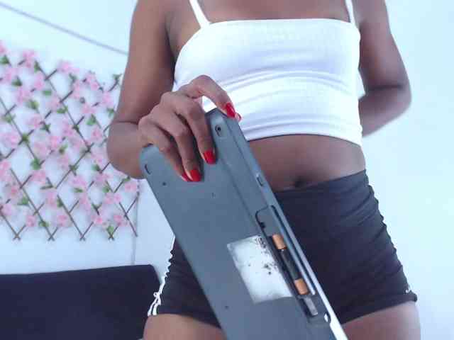 tiffany-gomez9 webcam