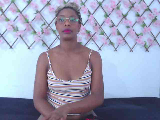 tiffany-gomez9 webcam