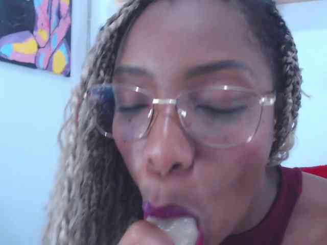 tiffany-gomez9 webcam