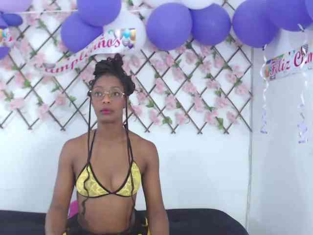tiffany-gomez9 webcam