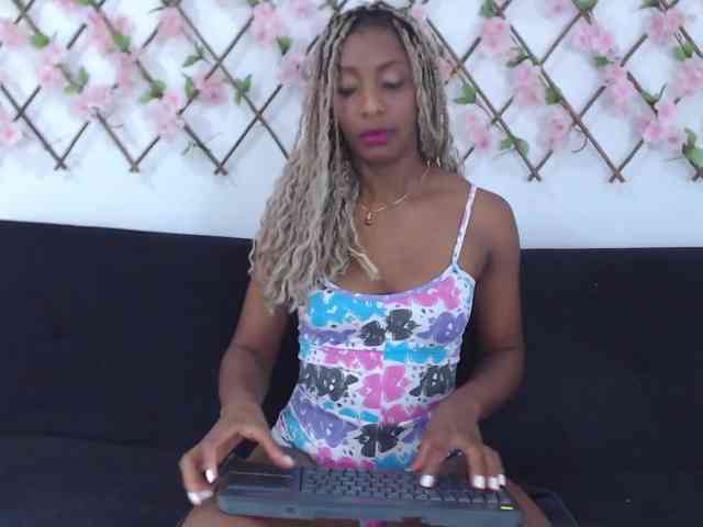 tiffany-gomez9 webcam