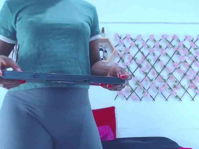 tiffany-gomez9 webcam