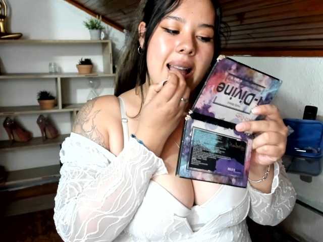LinaBrowm live cam on BongaCams