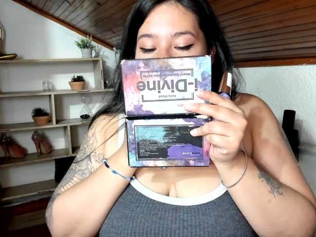 LinaBrowm live cam on BongaCams