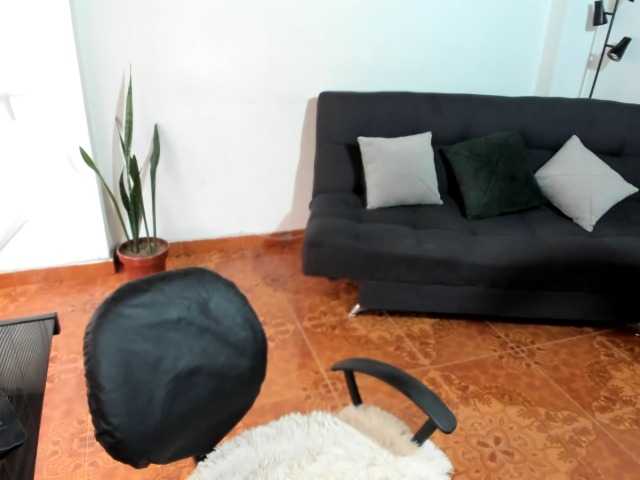 LinaBrowm live cam on BongaCams