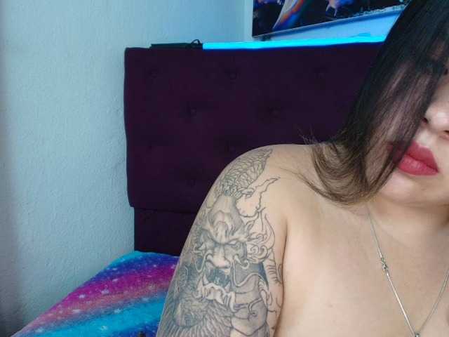 LinaBrowm live cam on BongaCams