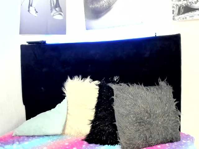 LinaBrowm live cam