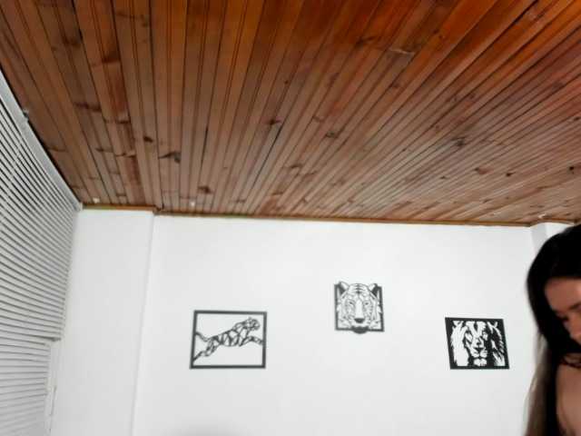 LinaBrowm live cam on BongaCams