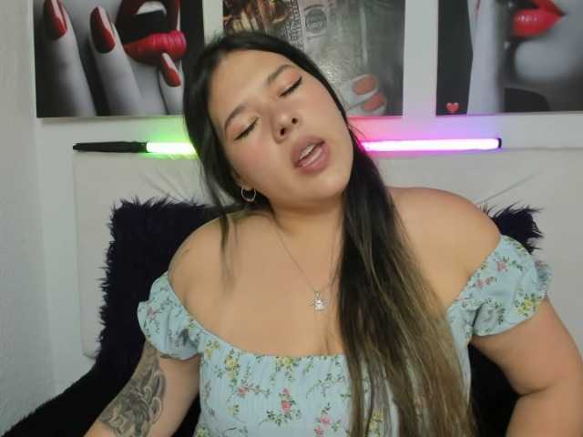 LinaBrowm live cam on BongaCams