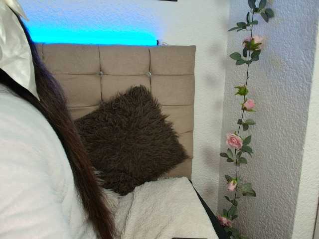 LinaBrowm live cam on BongaCams