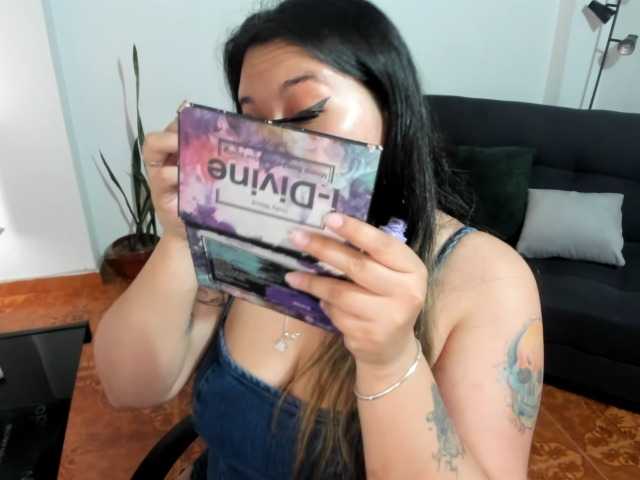 LinaBrowm live cam on BongaCams