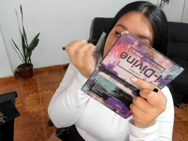LinaBrowm live cam on BongaCams