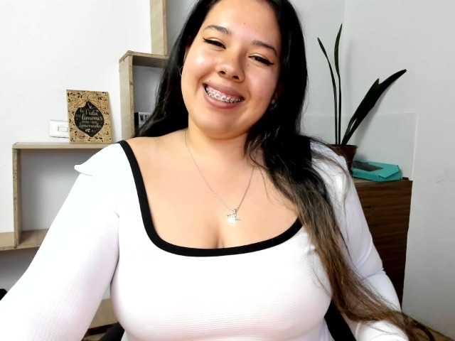 LinaBrowm live cam preview