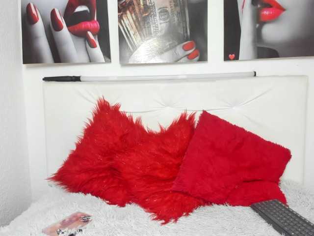 LinaBrowm live webcam show
