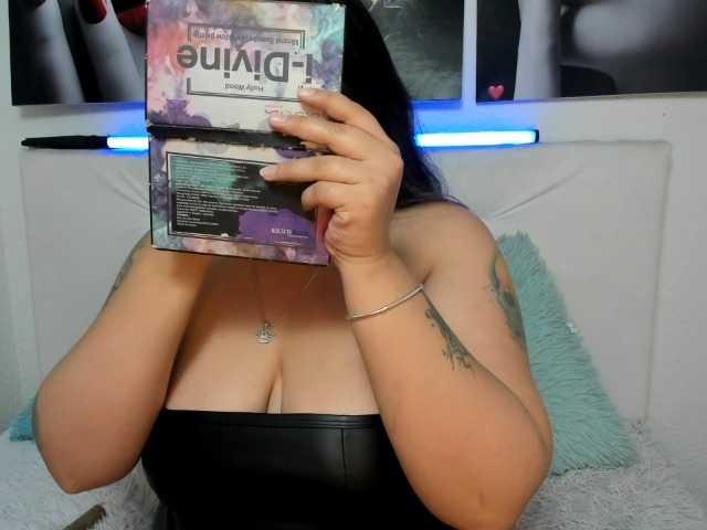 LinaBrowm live cam preview
