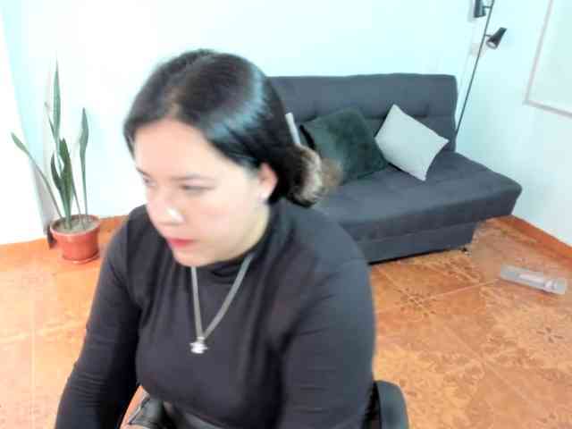 LinaBrowm webcam