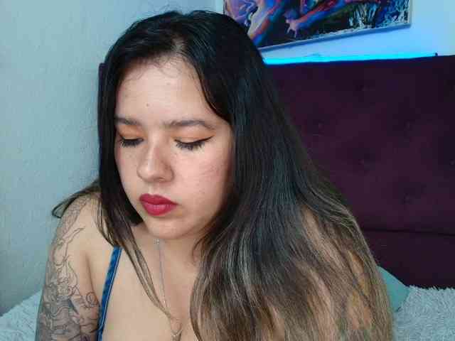 LinaBrowm webcam