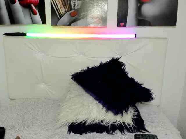LinaBrowm webcam