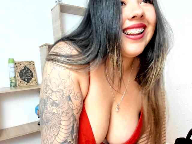 LinaBrowm webcam