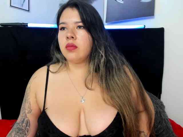LinaBrowm webcam