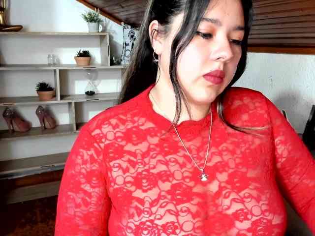 LinaBrowm webcam