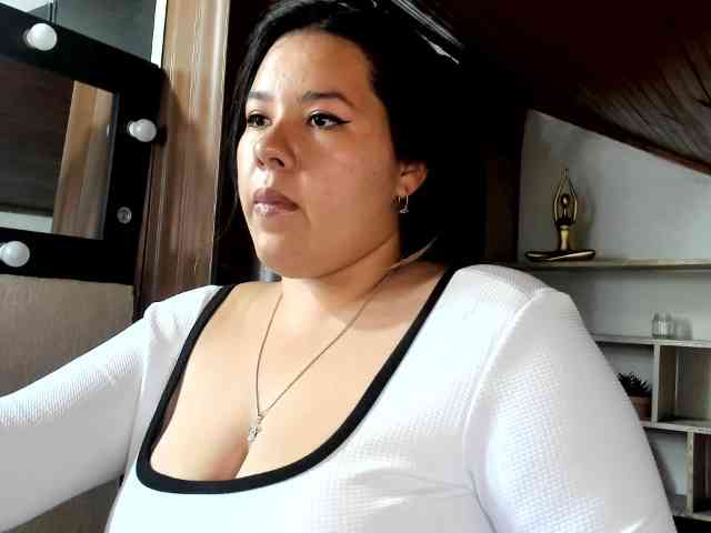 LinaBrowm webcam