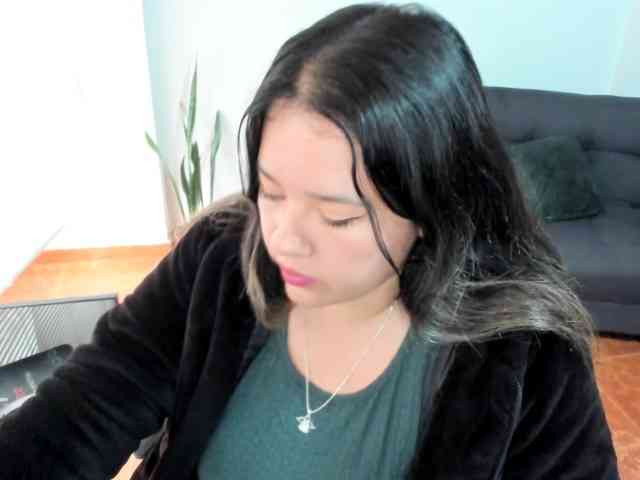 LinaBrowm webcam